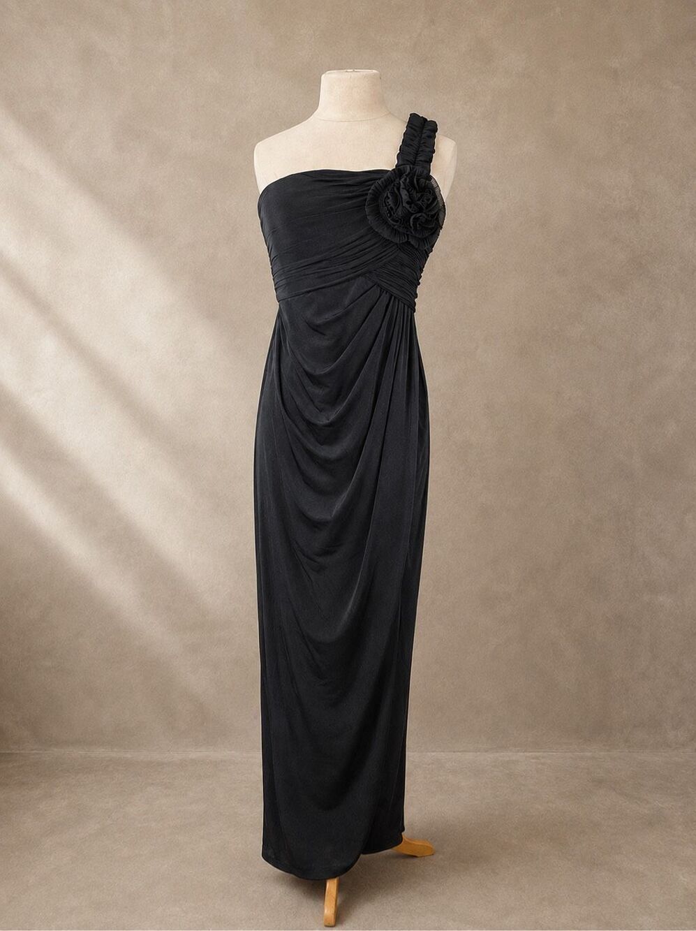 Adrianna Papell Evening Size 8 One Shoulder Rosette Ruched Black Gown Maxi Dress